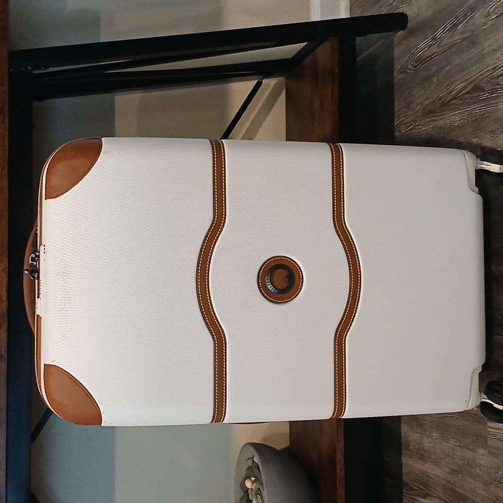 Delsey Chatelet Air 2.0 Medium Trunk Spinner Color: Angora
